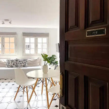 Central House Apartment *